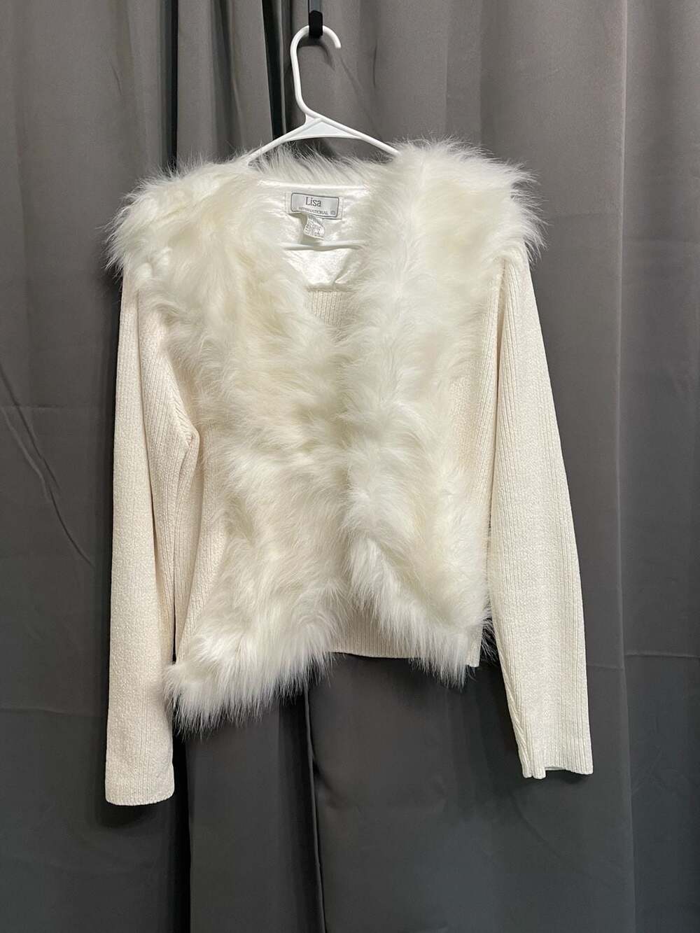 Vintage Lisa International Off-White Long Sleeve Sweater Faux Fur Collar Jacket